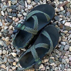 😎 Chaco (Z1) Strappy Sandals for big kids (size 4)